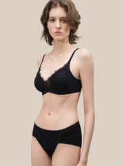Chantilly Lace Seamless Bra