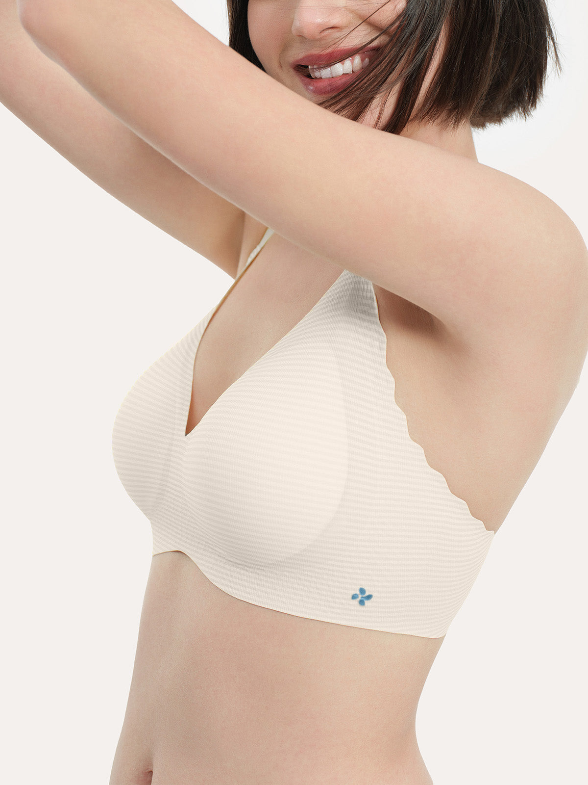 Basic Seamless Deep V Neck Mint-Infused Cooling Bra